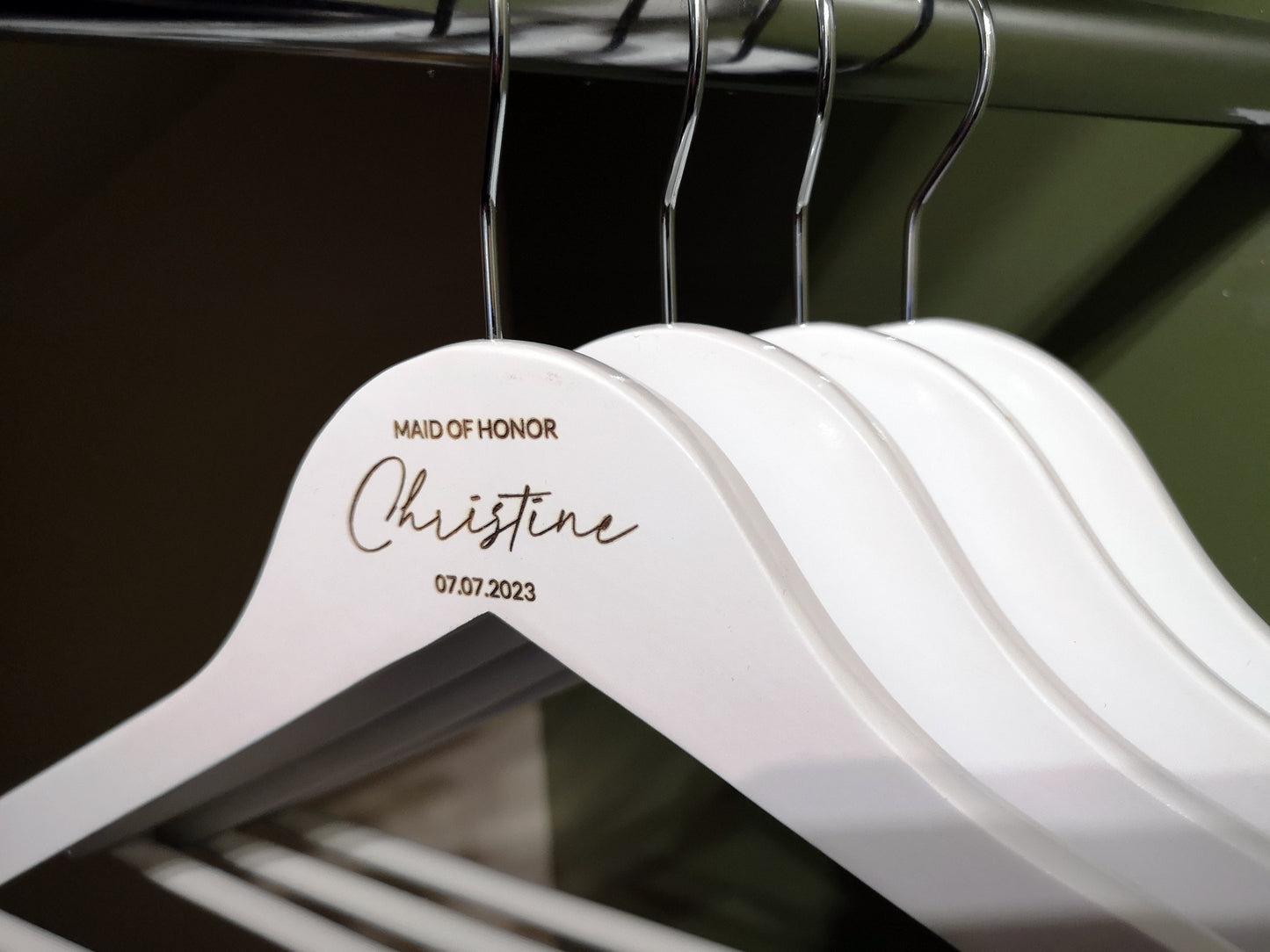 Engraved Dress Hanger for Bridesmaid / Maid of Honor #1 white